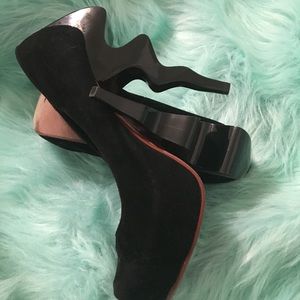 Black Faux Suede Zig Zag Pumps